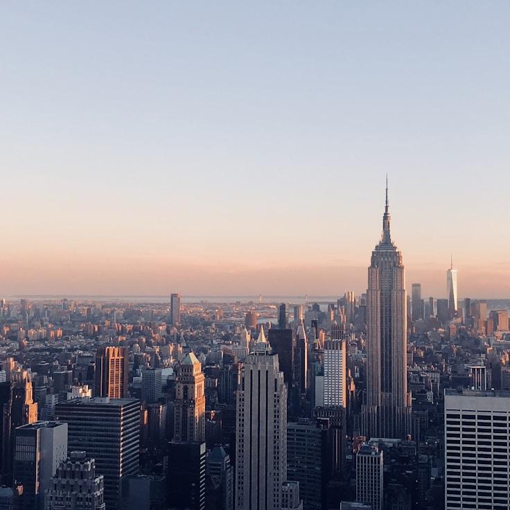 Parents evaluating schools in Portugal